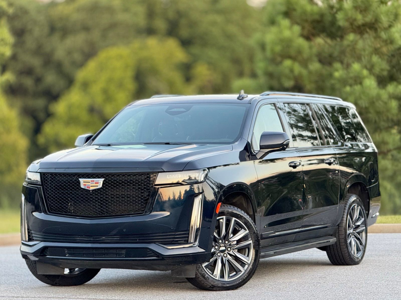 Used 2023 Cadillac Escalade ESV Sport image 7