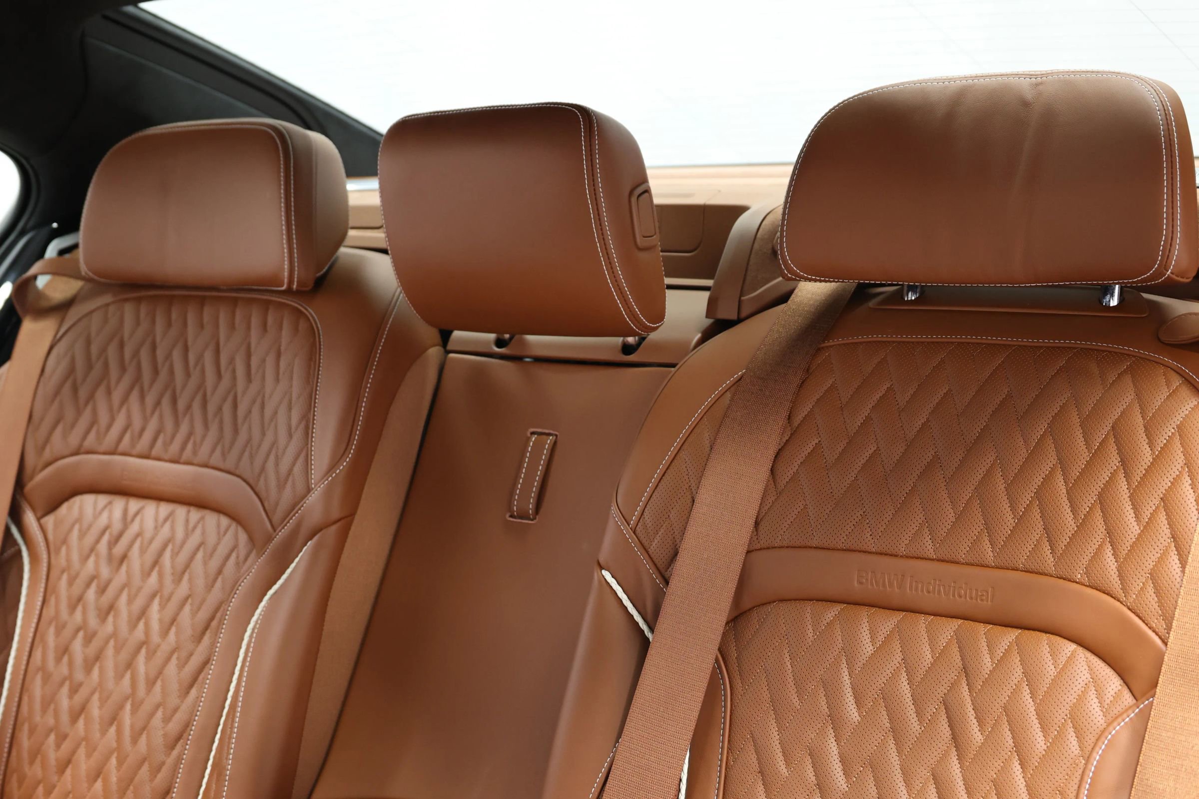 Used 2022 BMW M760i xDrive w/ Luxury Rear Seating Package image 56