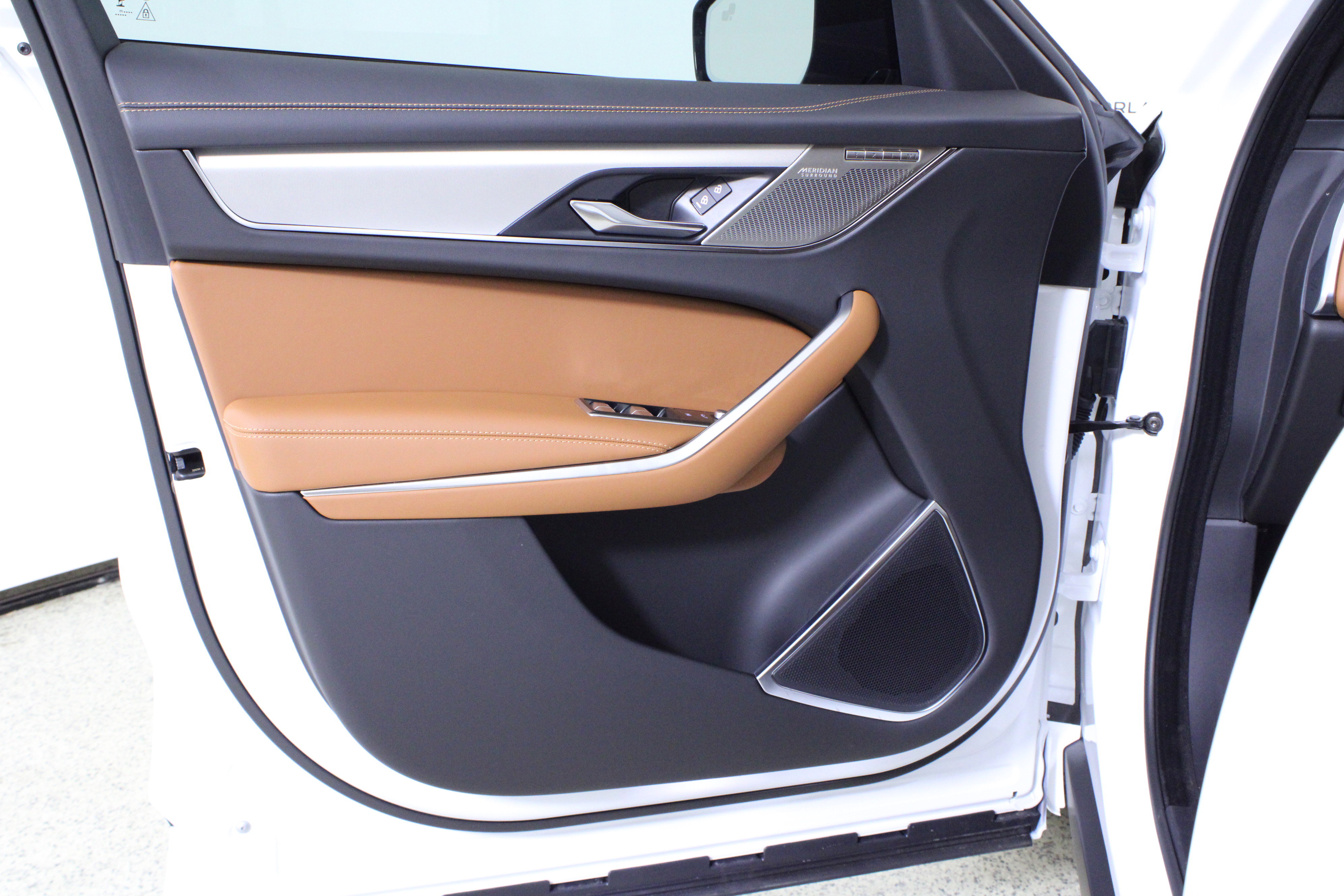 New 2026 Jaguar F-PACE R-Dynamic S image 15