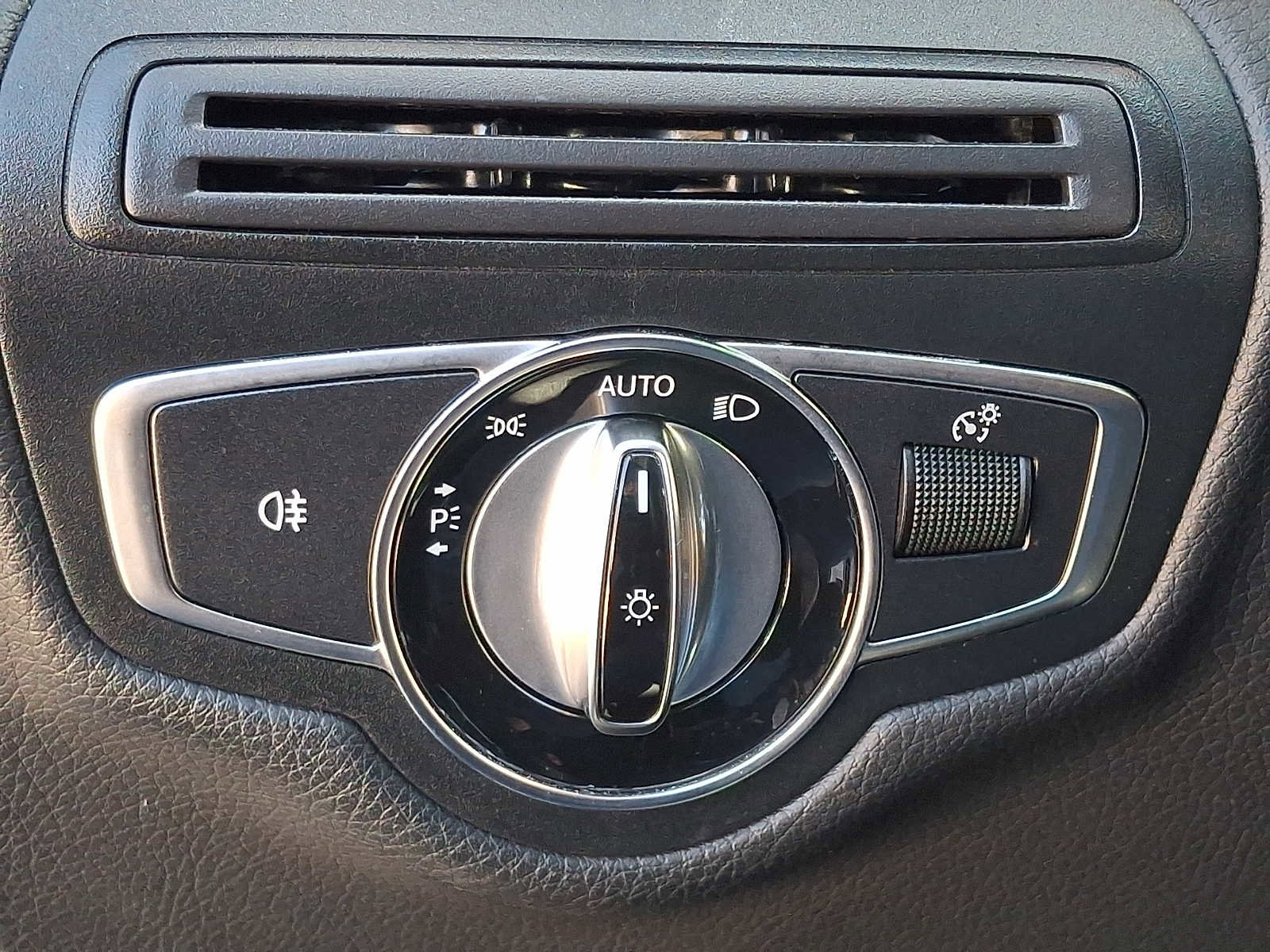 Used 2016 Mercedes-Benz GLC 300 4MATIC image 26