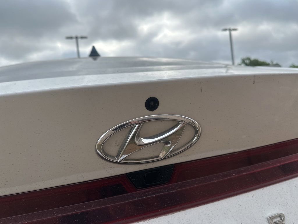 Used 2023 Hyundai Elantra SEL w/ Convenience Package FWD image 16