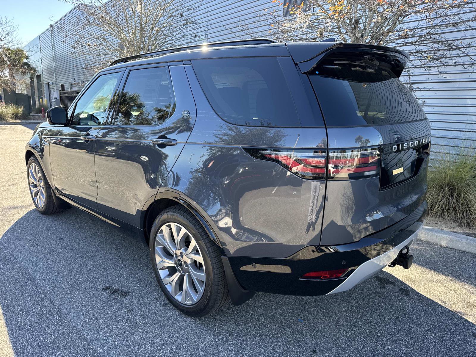New 2026 Land Rover Discovery Limited Edition AWD/4WD image 3