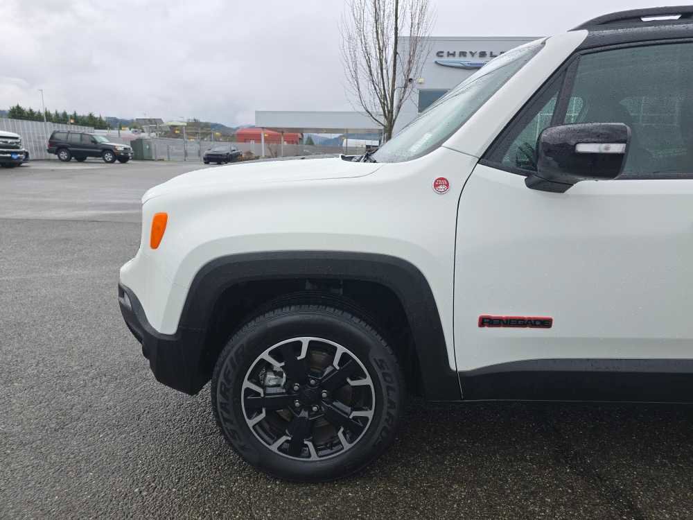 Used 2023 Jeep Renegade Trailhawk image 18