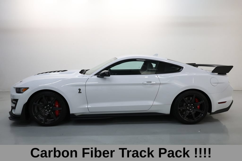 Used 2022 Ford Mustang Shelby GT500 w/ Carbon Fiber Track Pack RWD image 4