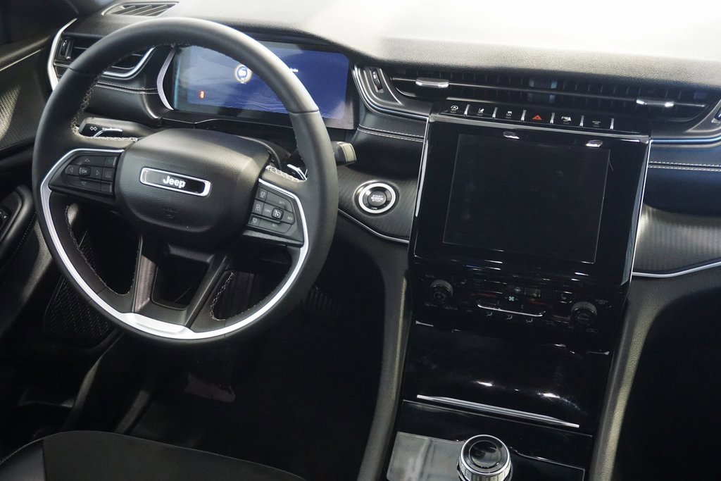 Used 2024 Jeep Grand Cherokee Altitude image 30