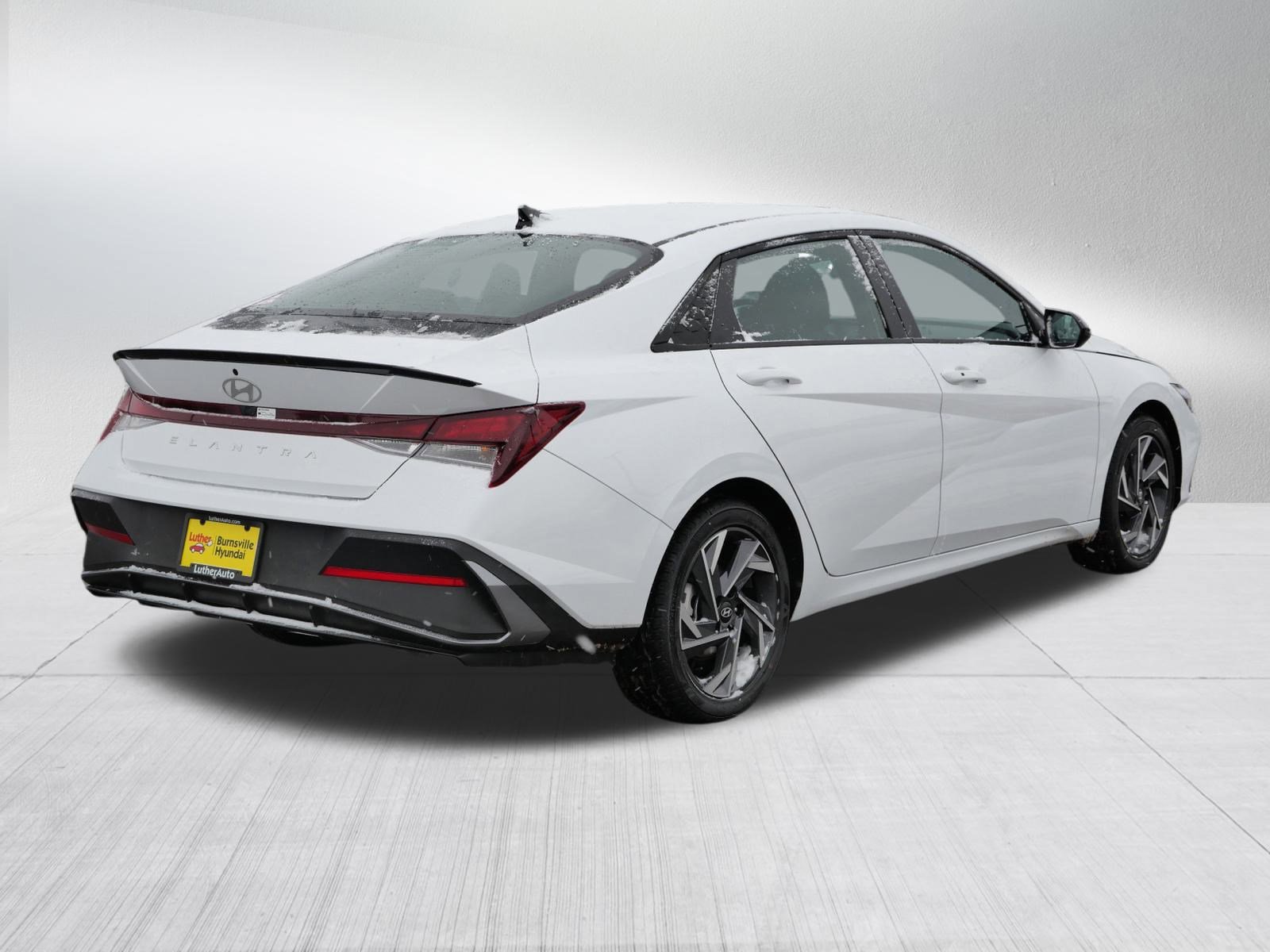 Certified 2025 Hyundai Elantra Sport image 7