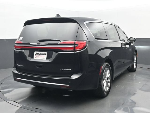 Used 2026 Chrysler Pacifica Limited FWD image 21
