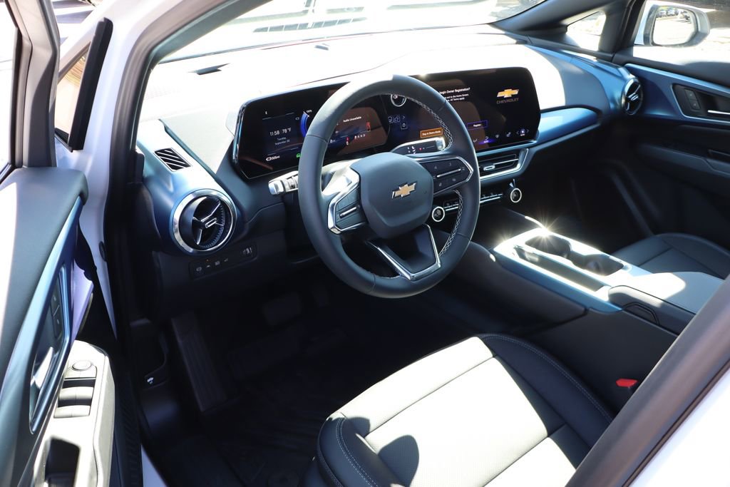 New 2026 Chevrolet Equinox EV LT image 12