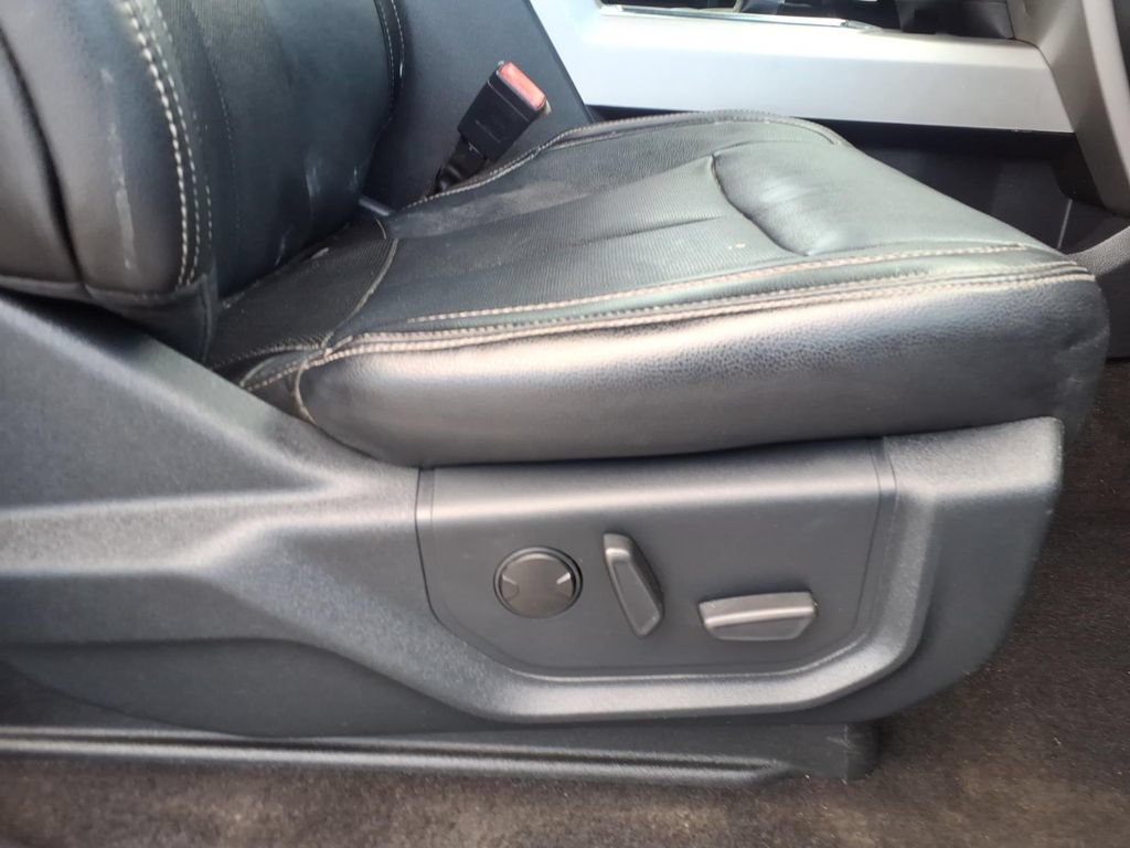 Used 2020 Ford F150 Lariat RWD image 13
