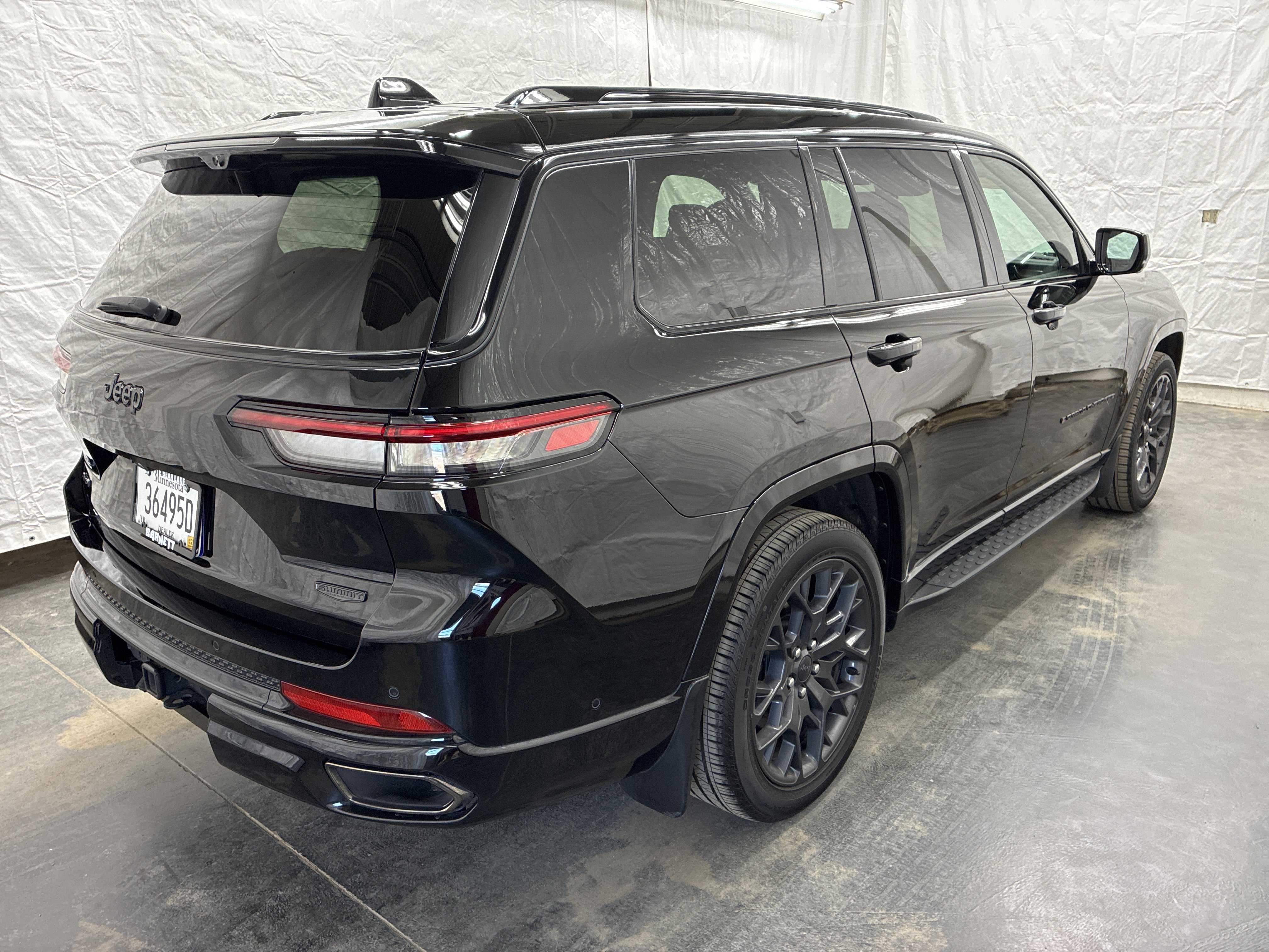 Certified 2024 Jeep Grand Cherokee L Summit AWD/4WD image 5