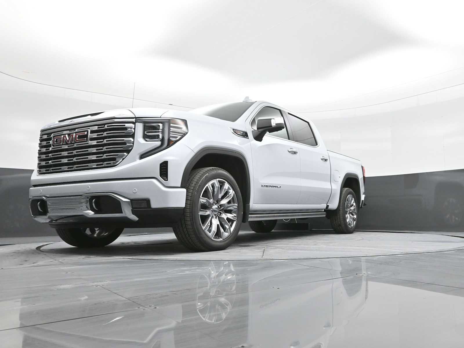 New 2026 GMC Sierra 1500 Denali w/ Denali Reserve Package AWD/4WD image 38