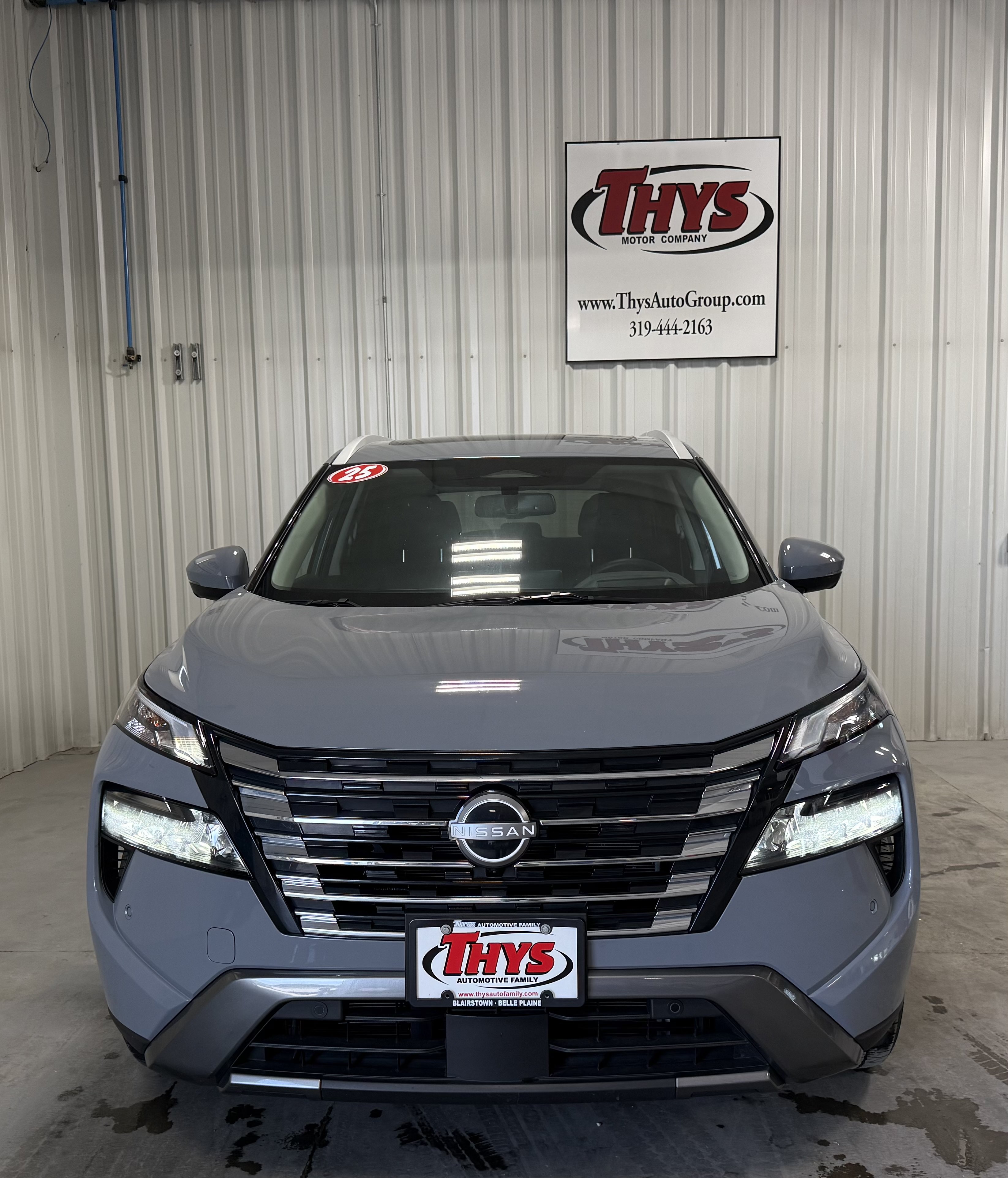 Used 2025 Nissan Rogue SL w/ Tech Package AWD/4WD image 16