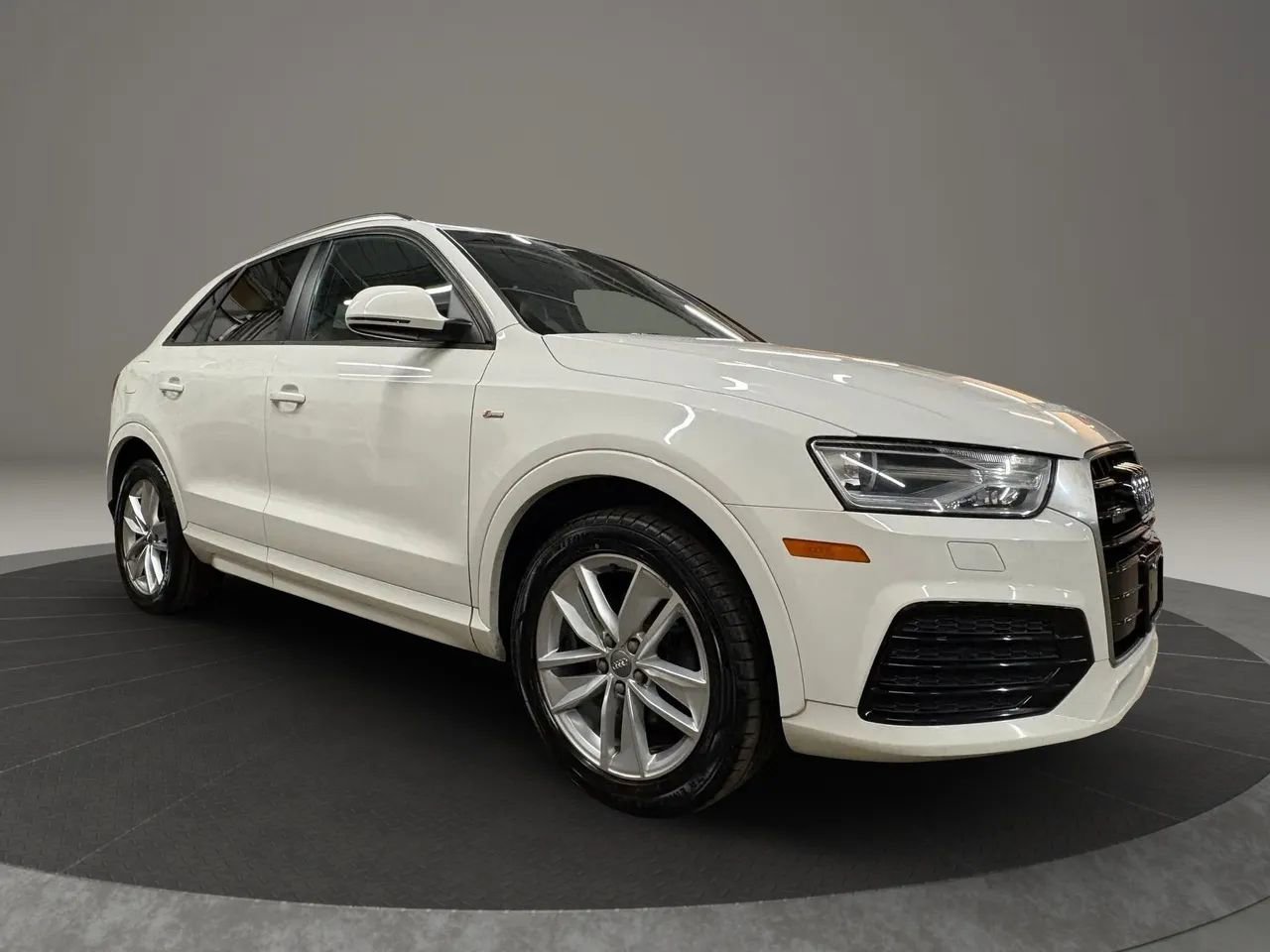 Used 2018 Audi Q3 2.0T Premium image 2