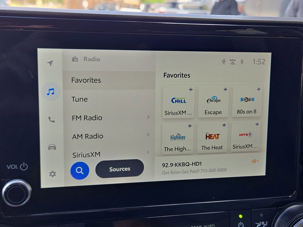 Used 2024 Toyota Highlander LE image 25