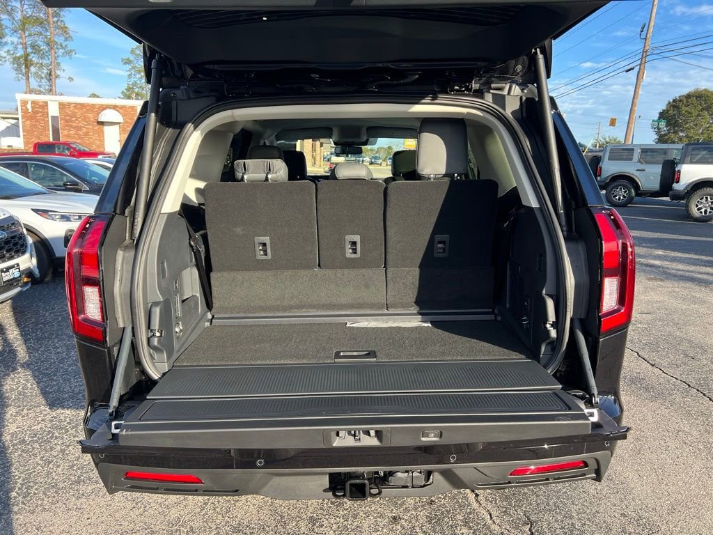 New 2026 Ford Expedition Active image 5