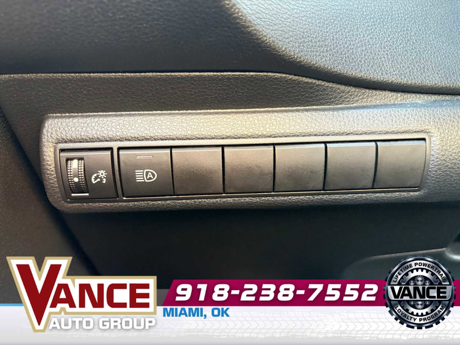 Used 2022 Toyota Corolla LE image 28