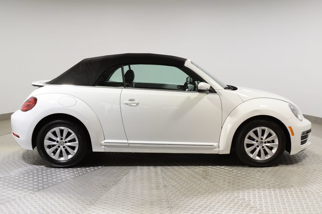 Used 2019 Volkswagen Beetle 2.0T S FWD image 11