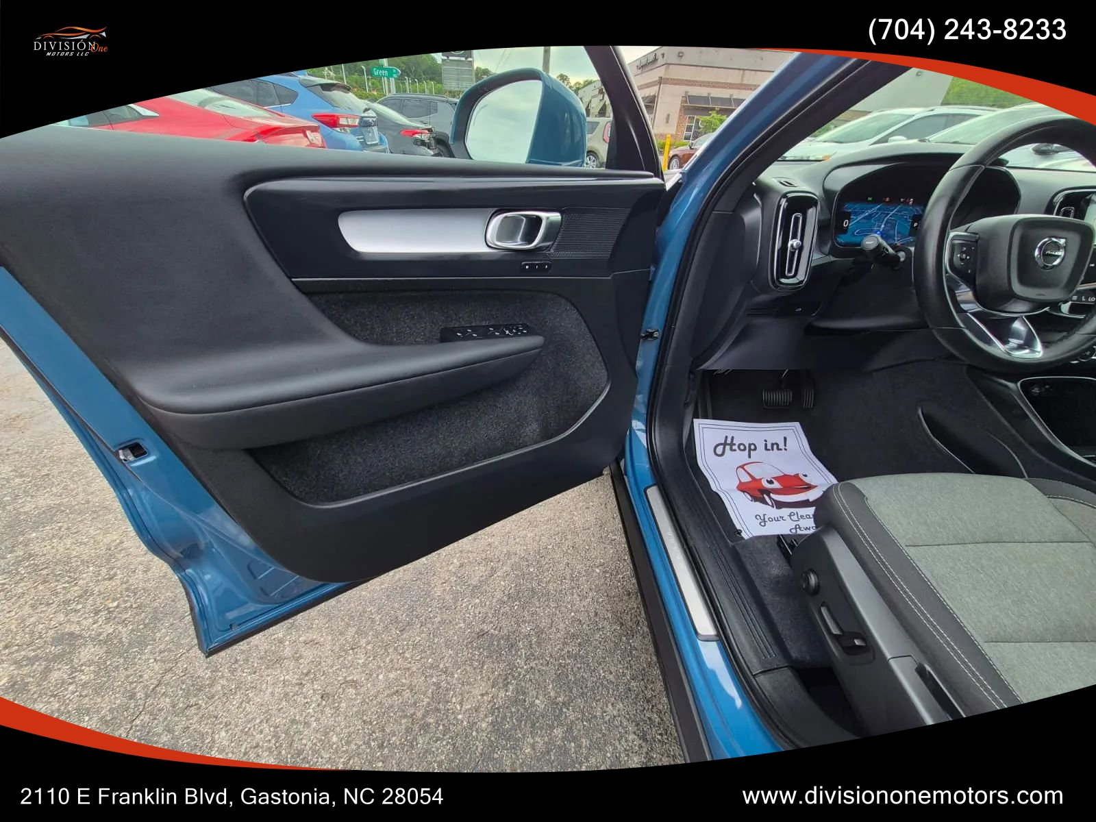 Used 2024 Volvo XC40 B5 Core AWD/4WD image 10
