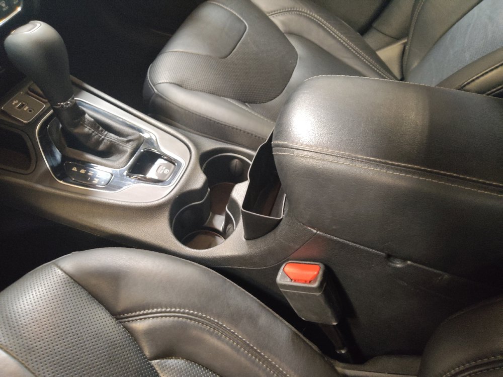 Used 2019 Jeep Cherokee Limited FWD image 26