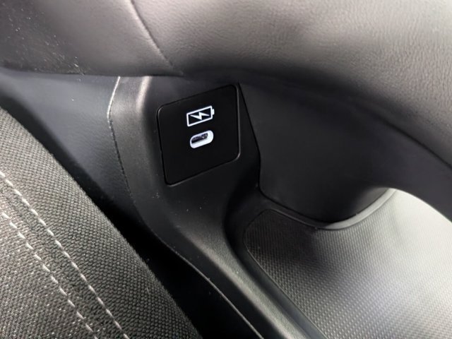 Used 2025 Honda HR-V LX image 27