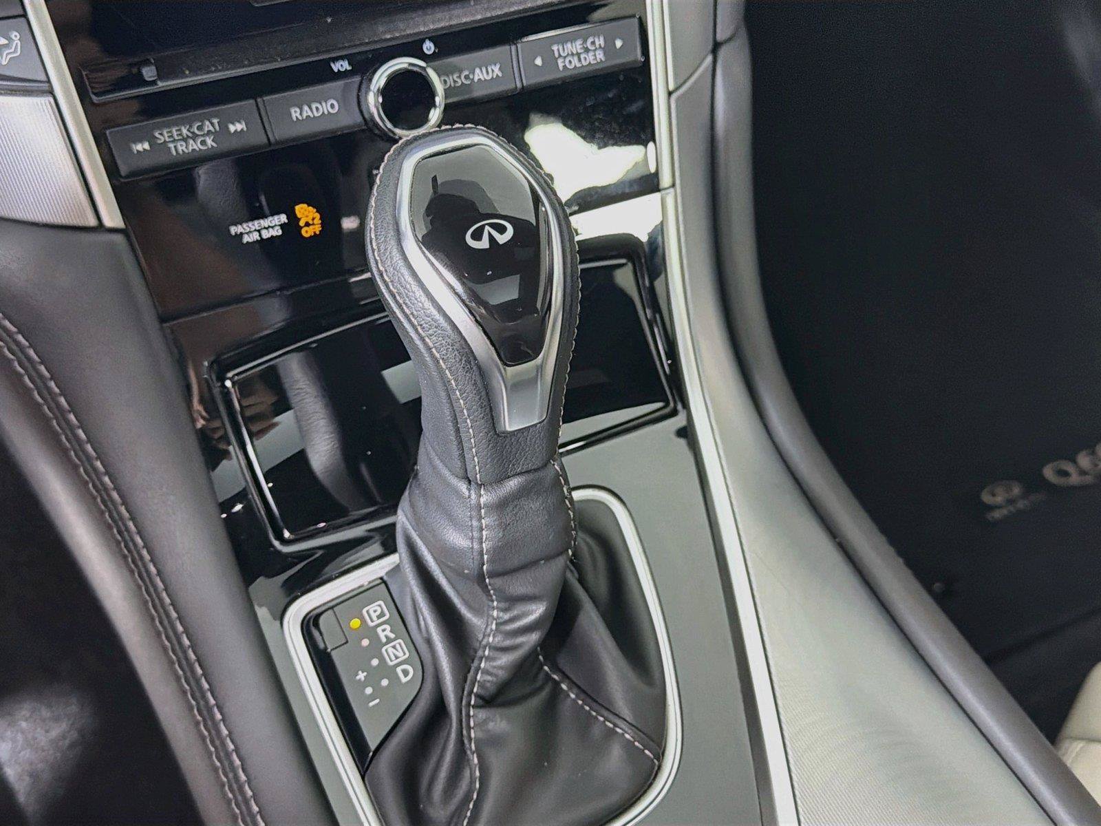 Used 2018 INFINITI Q60 3.0t Luxe RWD image 15