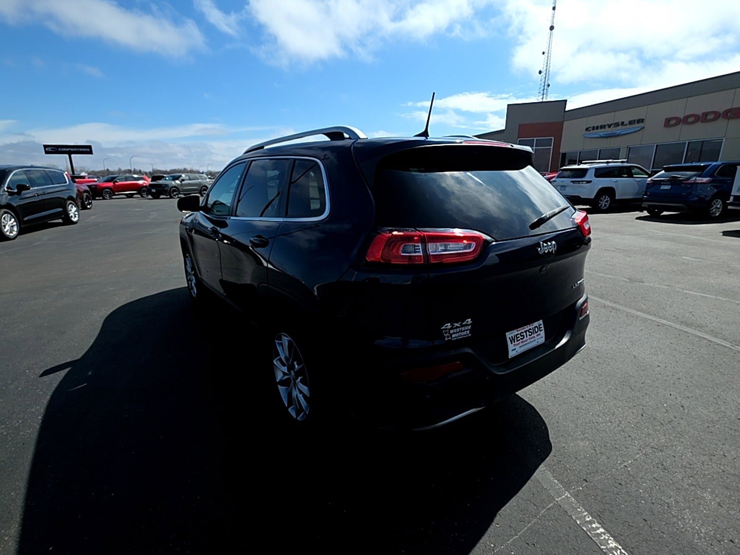 Used 2018 Jeep Cherokee Limited AWD/4WD image 7