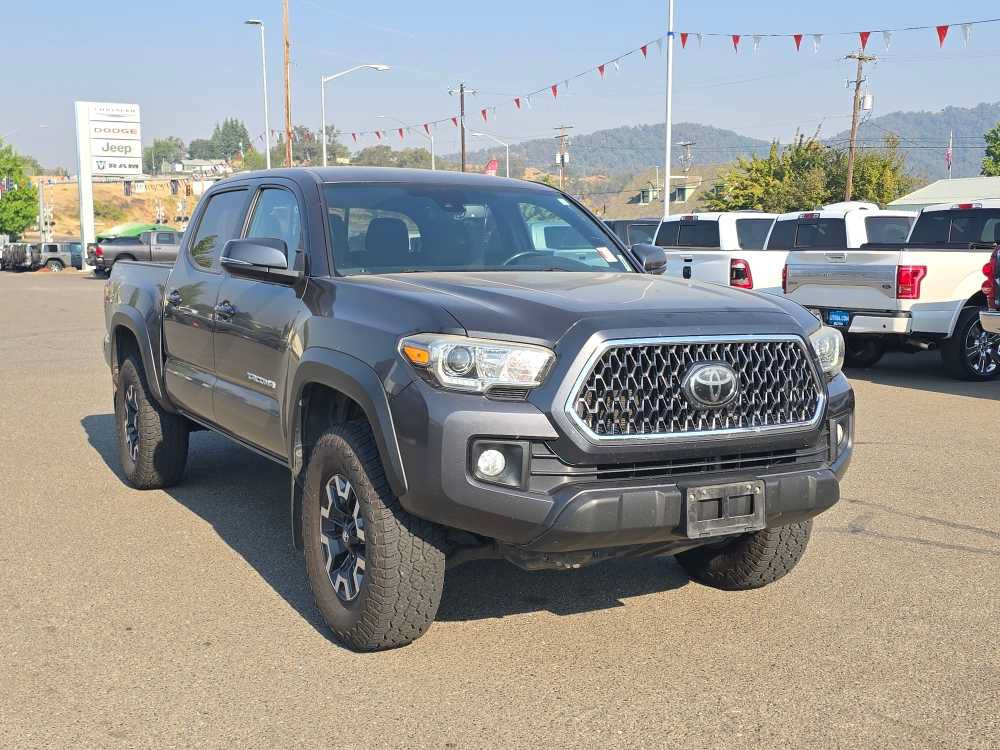 Used 2018 Toyota Tacoma TRD Off-Road AWD/4WD image 11