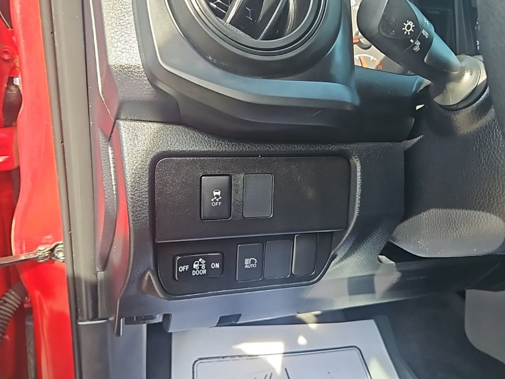 Used 2021 Toyota Tacoma SR image 11