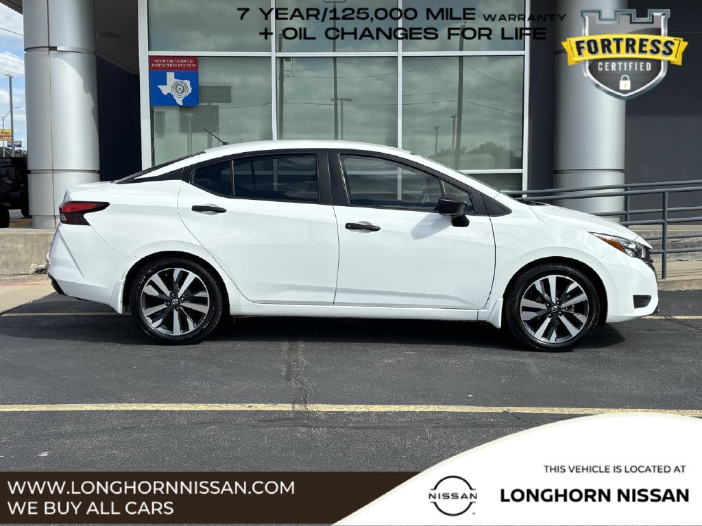Used 2025 Nissan Versa S w/ Trunk Package FWD image 2