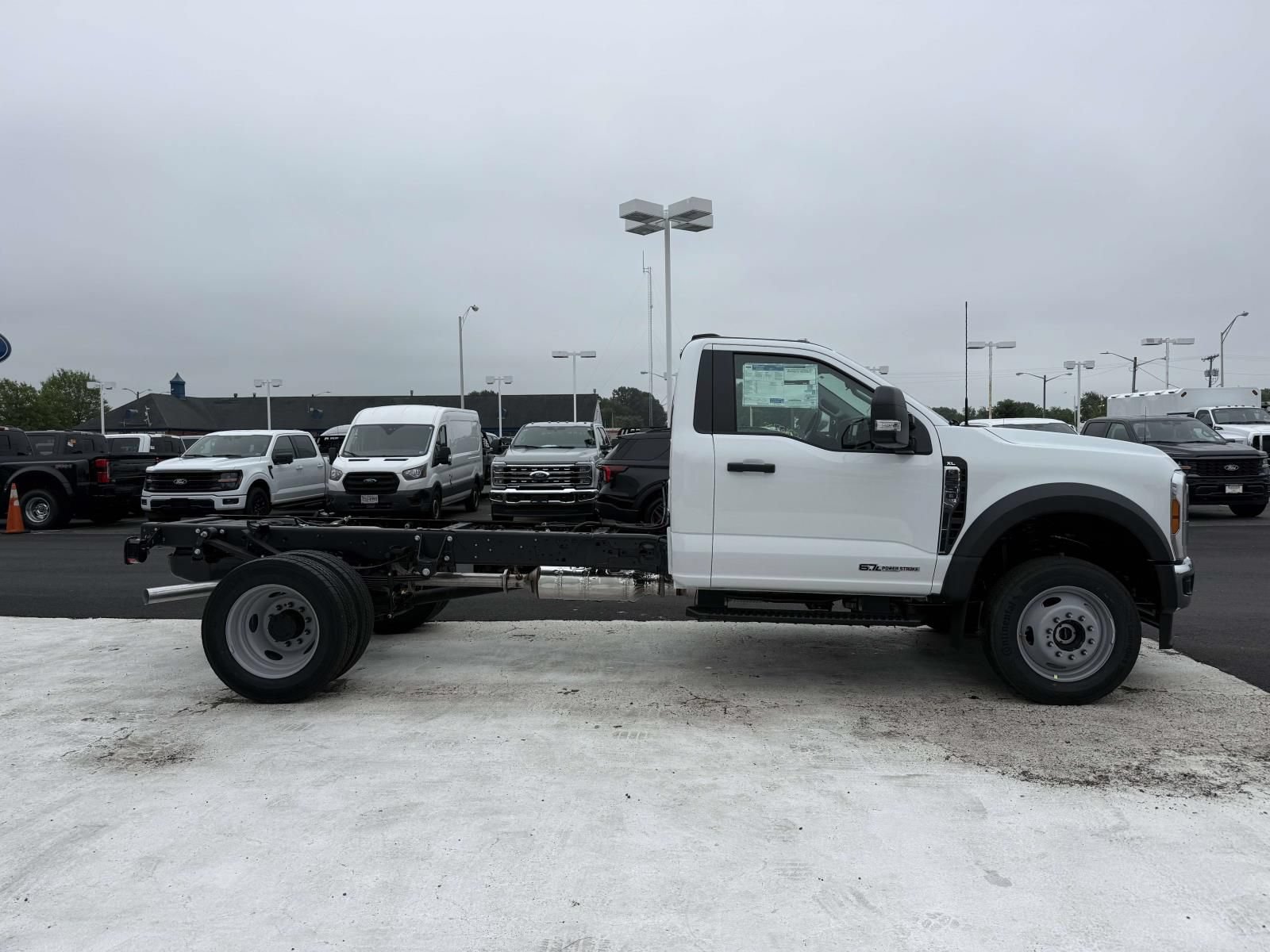 New 2026 Ford F550 4x4 Regular Cab Super Duty image 2