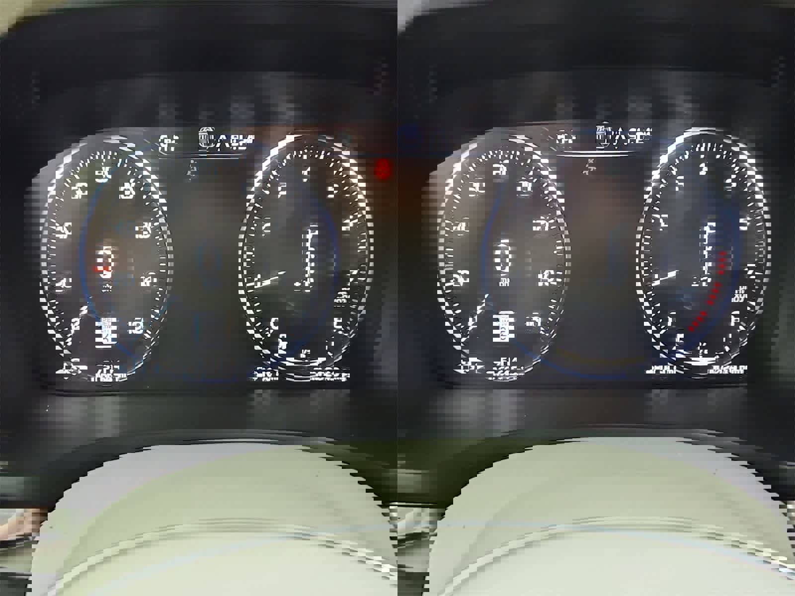 Used 2021 Volvo V60 T5 Cross Country image 35