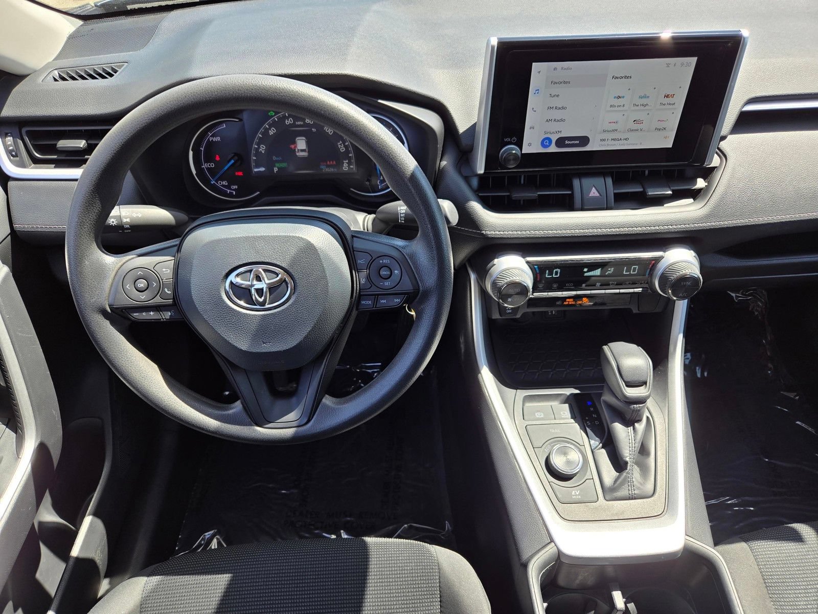 Used 2024 Toyota RAV4 LE AWD/4WD image 11