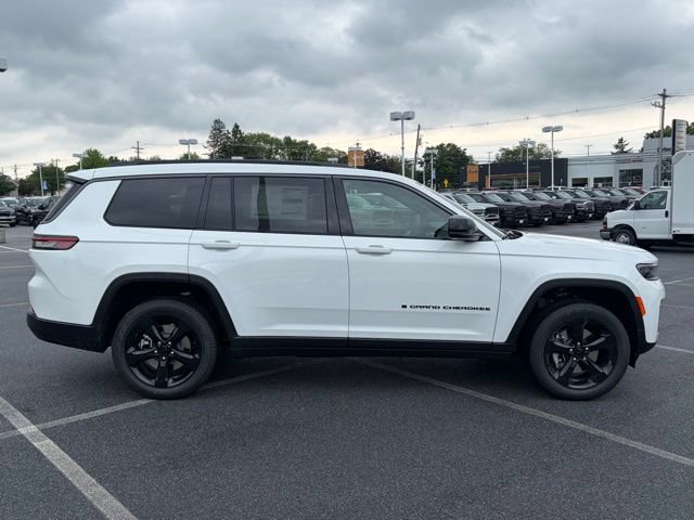 New 2026 Jeep Grand Cherokee L Limited w/ Limited Altitude Package AWD/4WD image 9