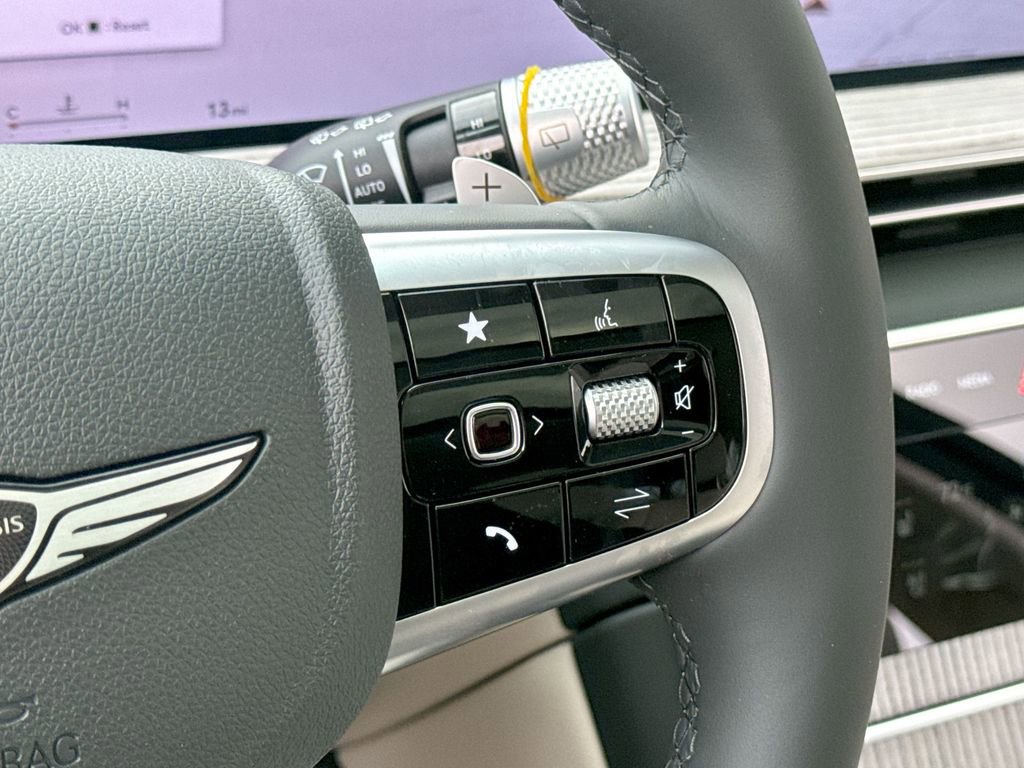 New 2025 Genesis GV80 2.5T Advanced image 16