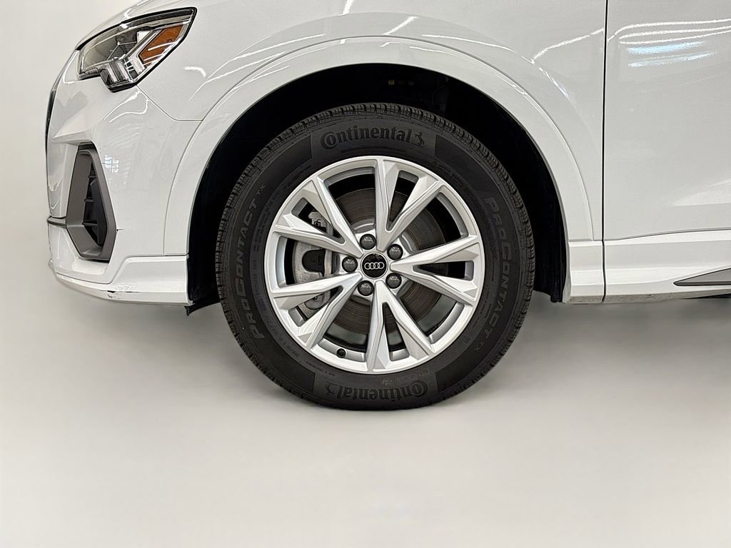 Used 2025 Audi Q3 2.0T Premium w/ Convenience Package AWD/4WD image 23