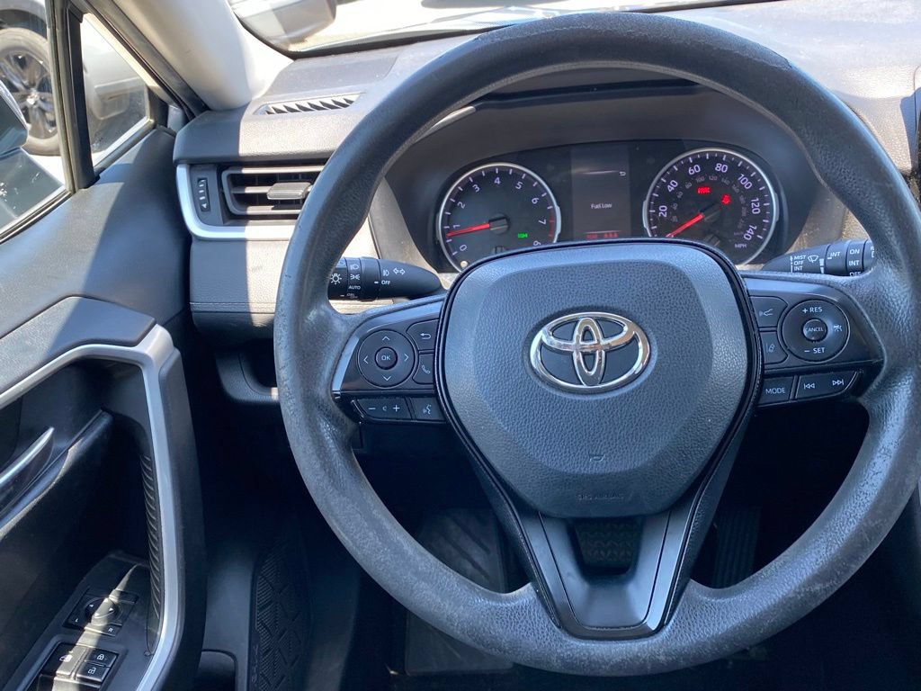 Used 2021 Toyota RAV4 XLE FWD image 17