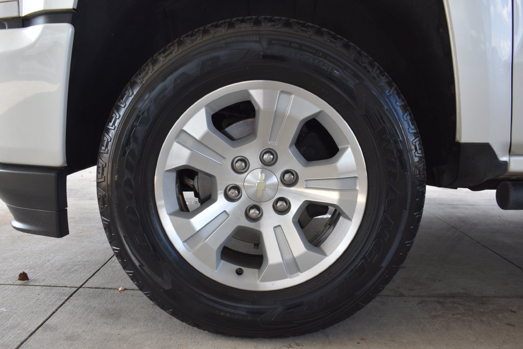 Used 2018 Chevrolet Silverado 1500 LT w/ All Star Edition AWD/4WD image 14