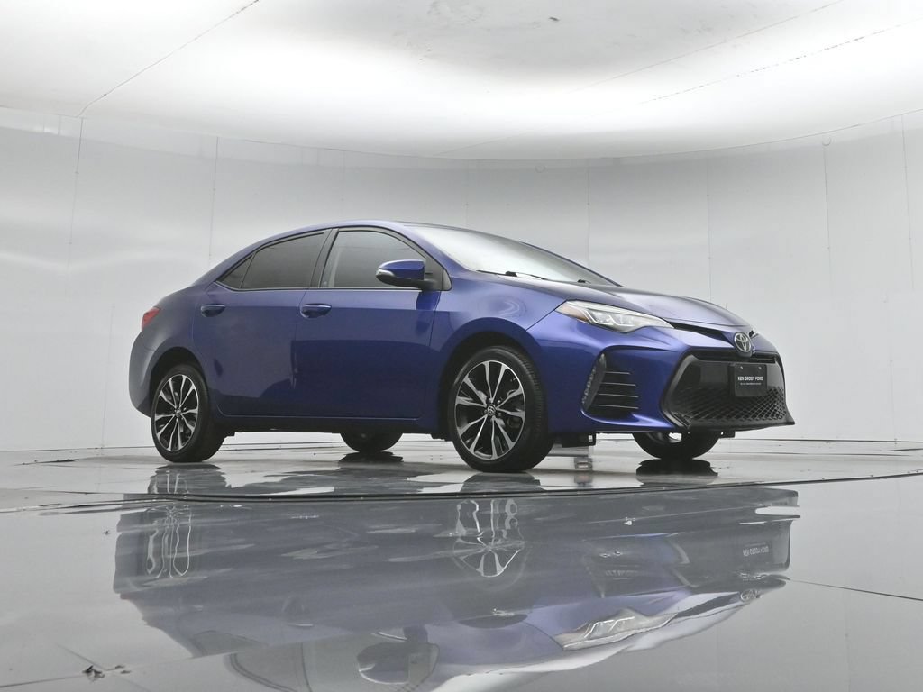 Used 2017 Toyota Corolla SE w/ Carpet Mat Package (TMS) FWD image 4
