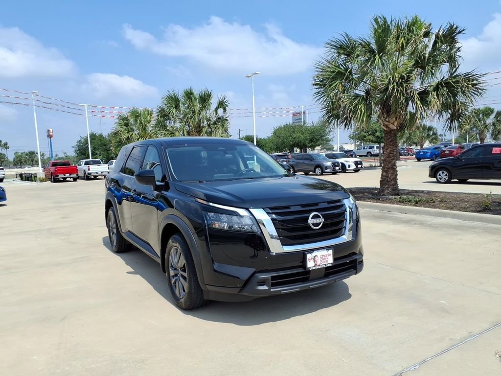 Used 2024 Nissan Pathfinder S FWD image 7