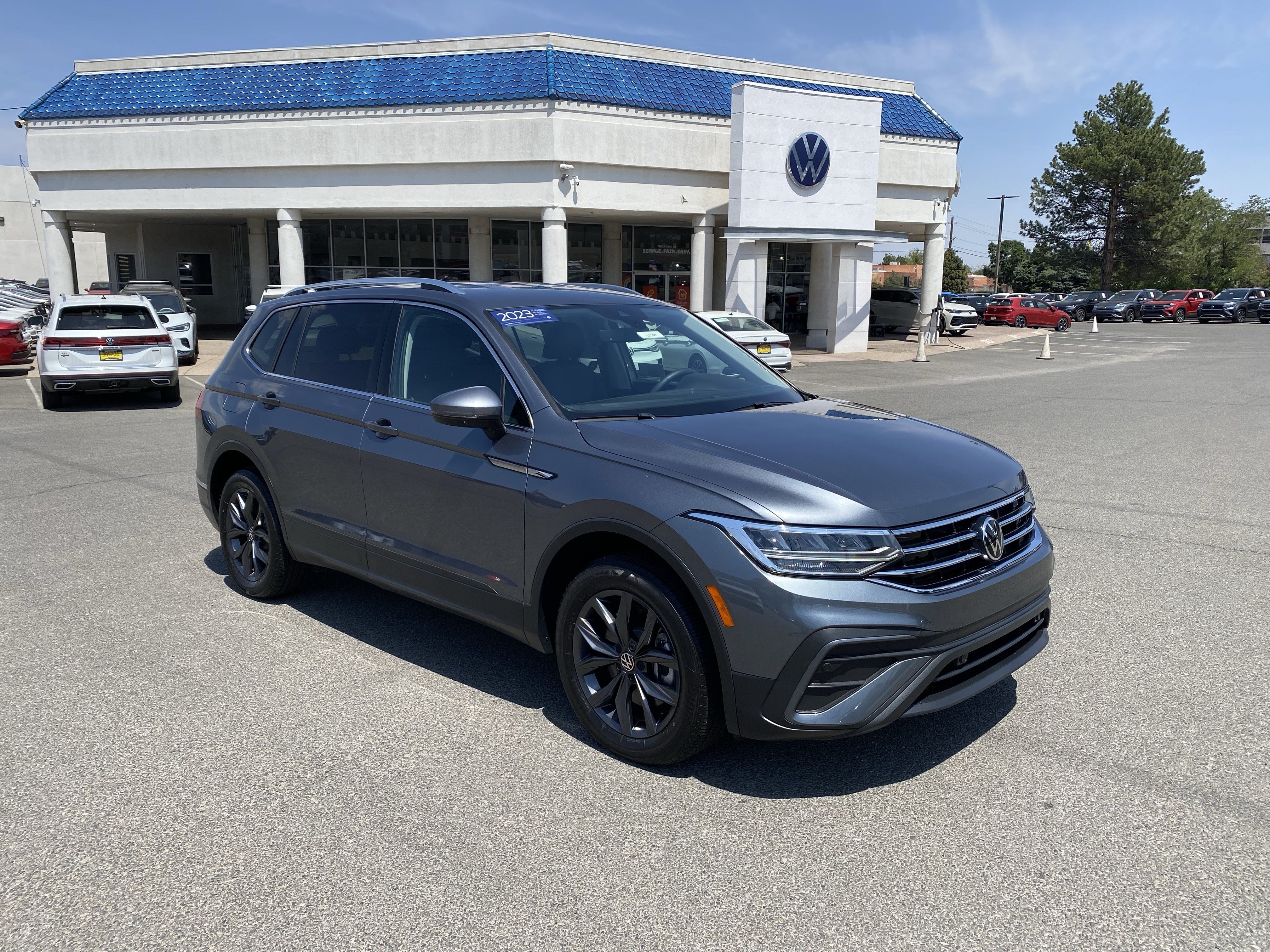 Certified 2023 Volkswagen Tiguan SE AWD/4WD image 2