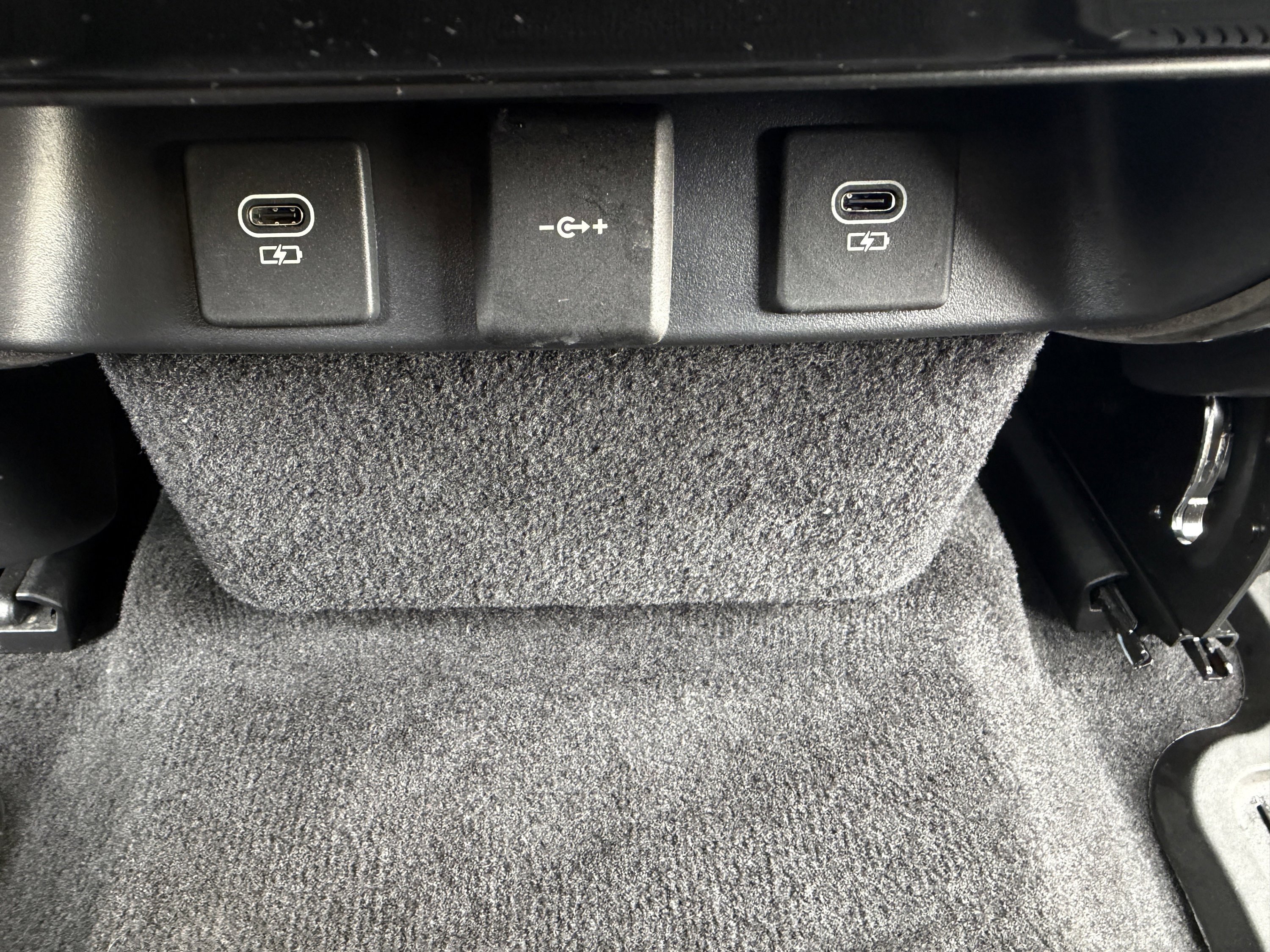 Used 2024 Land Rover Range Rover Sport SE image 33