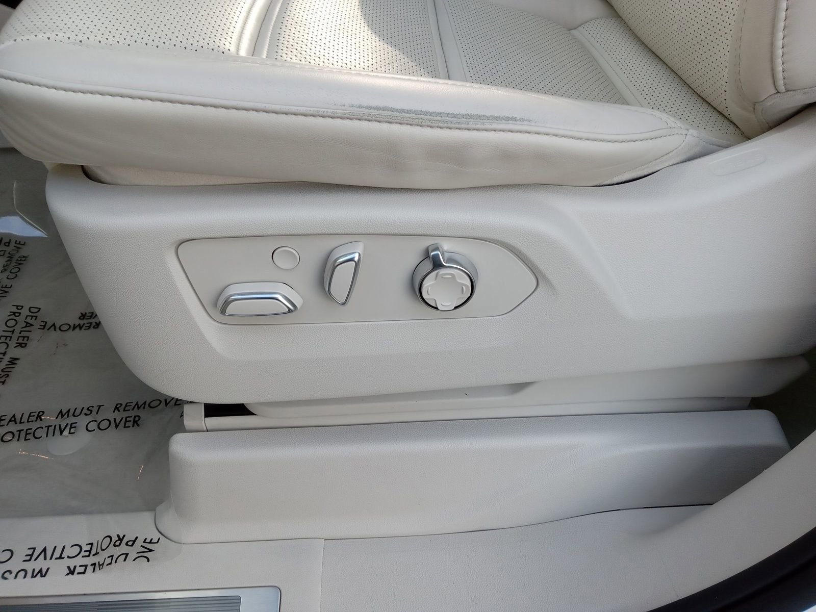 Used 2023 Cadillac Escalade Premium Luxury Platinum image 13