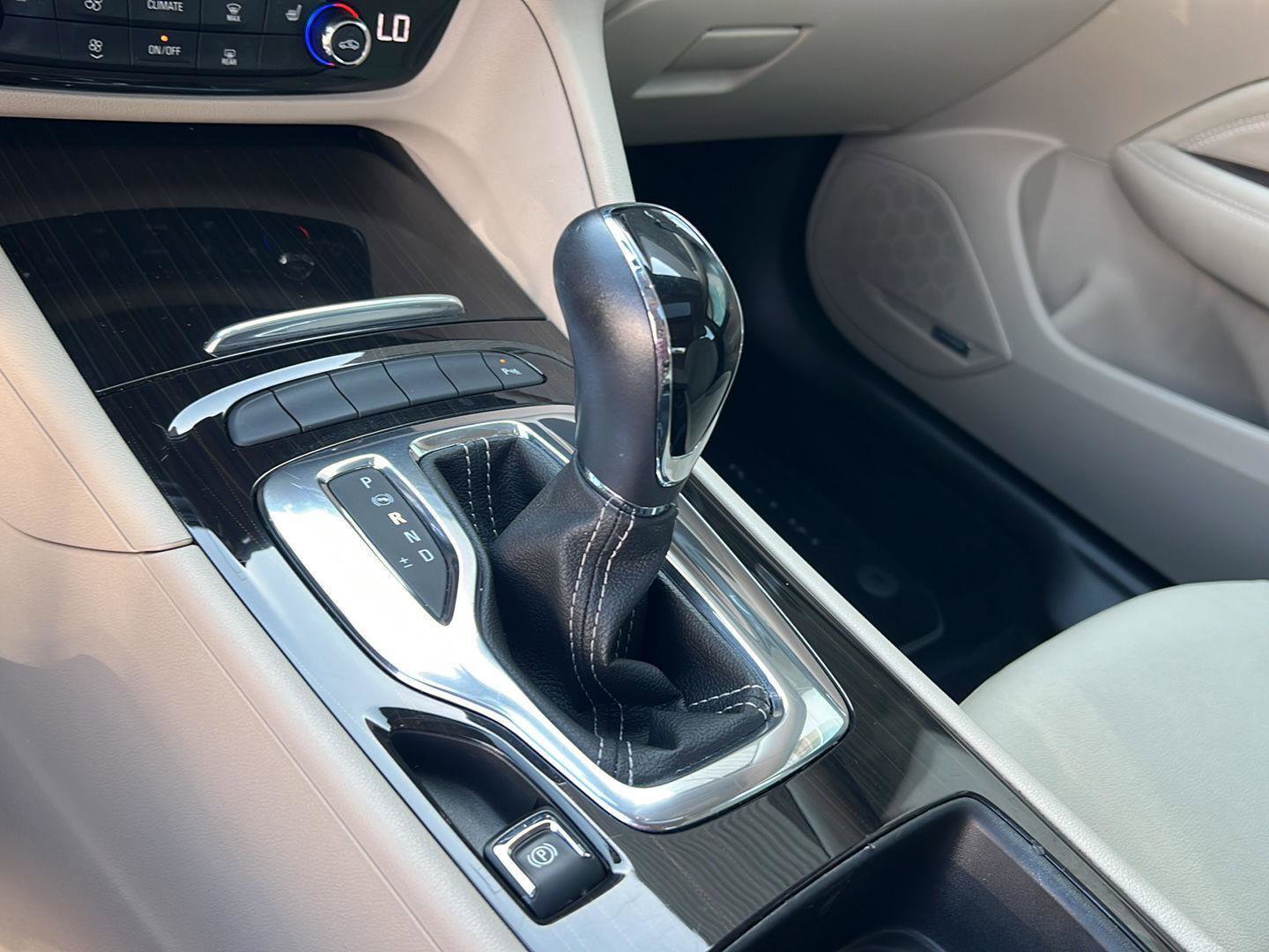 Used 2018 Buick Regal Essence w/ Driver Confidence Package #1 image 29