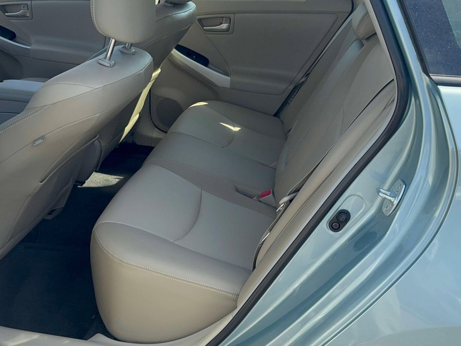 Used 2015 Toyota Prius Four image 12