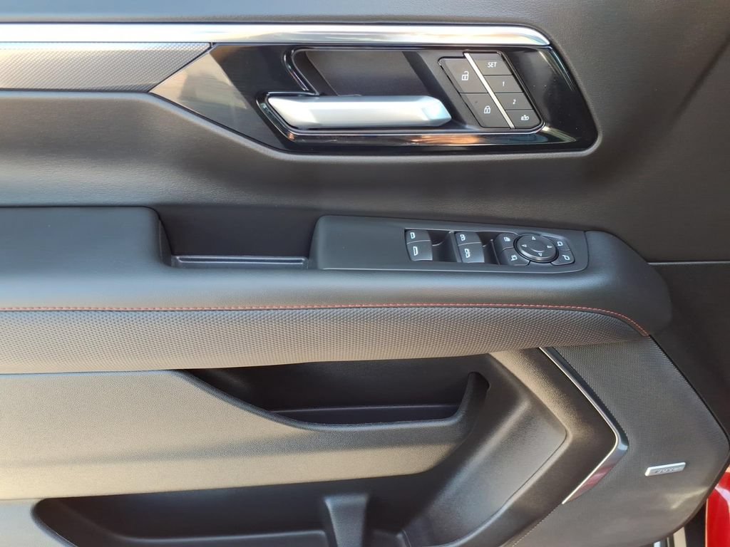 Used 2026 Chevrolet Tahoe RST w/ Comfort Package AWD/4WD image 18