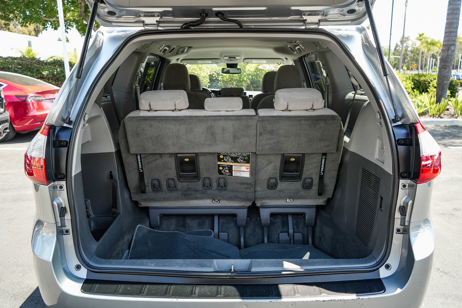 Used 2018 Toyota Sienna LE FWD image 24