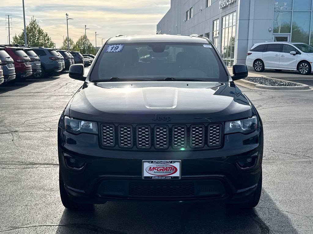 Used 2019 Jeep Grand Cherokee Altitude AWD/4WD image 5