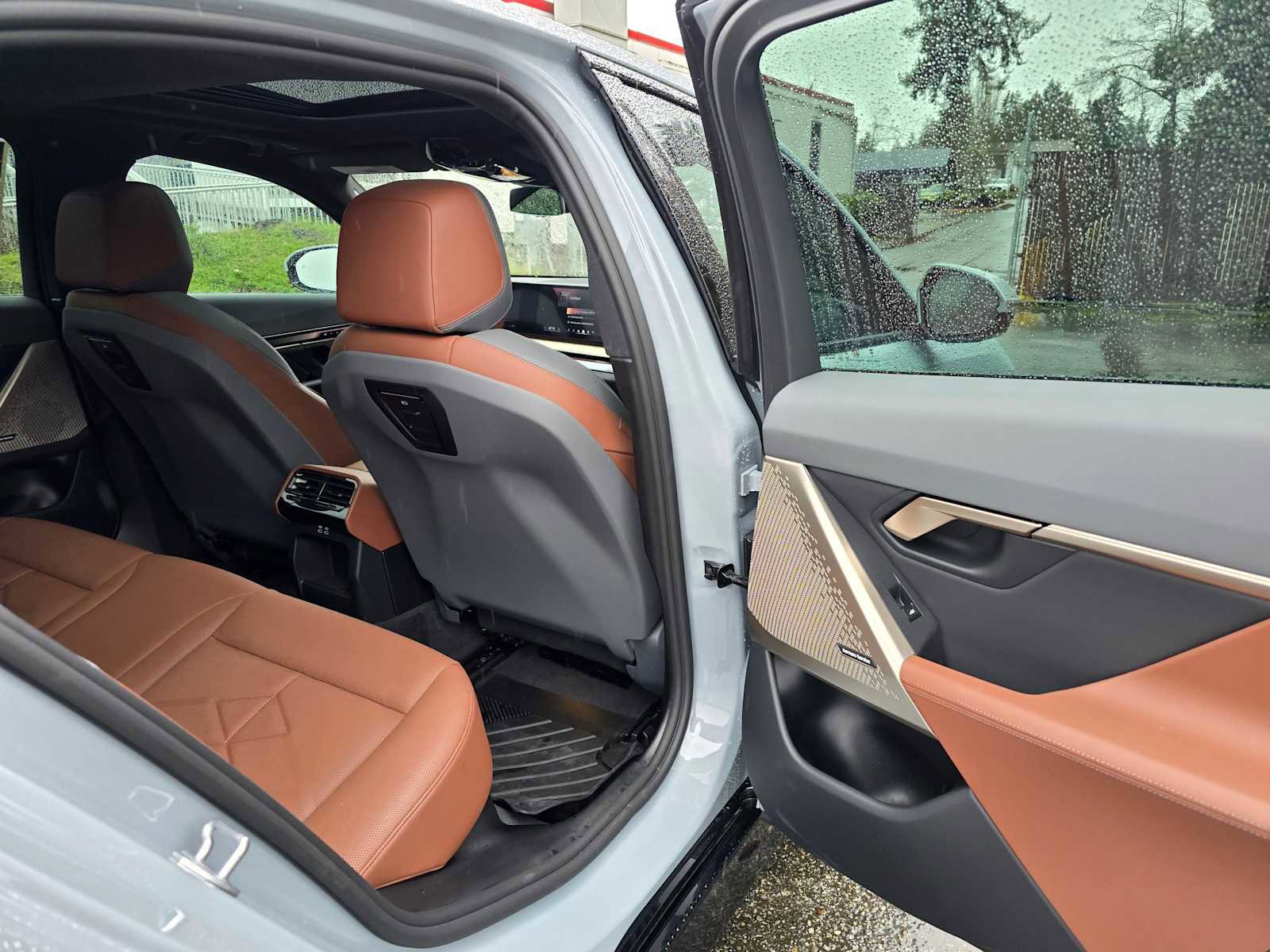 Used 2025 BMW i5 eDrive40i w/ M Sport Package image 13