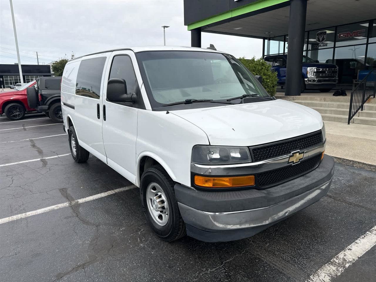 Used 2019 Chevrolet Express 2500 w/ Driver Convenience Package RWD image 2