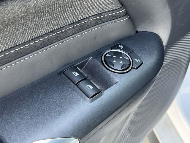 Used 2025 Ford Mustang Coupe RWD image 16